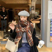 Load image into Gallery viewer, Triangle Plaid Scarf