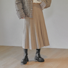 Load image into Gallery viewer, Pleated Knit Skirt