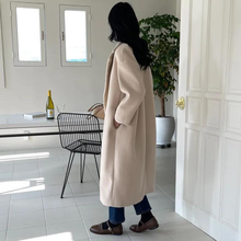 Load image into Gallery viewer, Relaxed Wool Coat
