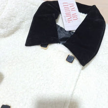 Load image into Gallery viewer, Velvet Collar Blazer