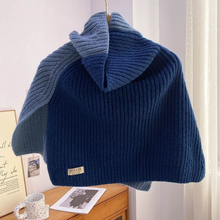 Load image into Gallery viewer, Two-tone Knitted Scarf