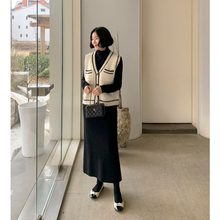 Load image into Gallery viewer, Fleece Knit Skirt