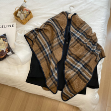 Load image into Gallery viewer, Triangle Plaid Scarf