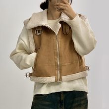 Load image into Gallery viewer, Suede Vest