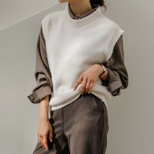 Load image into Gallery viewer, Knit Vest - Roundneck