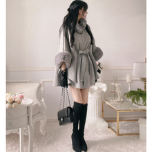 Load image into Gallery viewer, Fur Cape Poncho