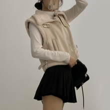 Load image into Gallery viewer, Suede Vest