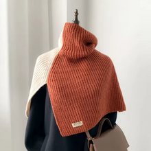 Load image into Gallery viewer, Two-tone Knitted Scarf