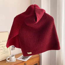 Load image into Gallery viewer, Two-tone Knitted Scarf