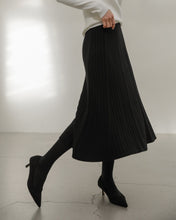 Load image into Gallery viewer, Flowy Knit Skirt