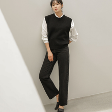 Load image into Gallery viewer, Knit Vest - Roundneck