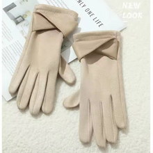 Load image into Gallery viewer, Classic Suede Gloves