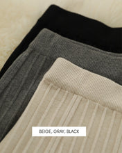 Load image into Gallery viewer, Flowy Knit Skirt