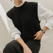Load image into Gallery viewer, Knit Vest - Roundneck