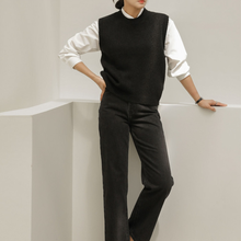 Load image into Gallery viewer, Knit Vest - Roundneck