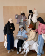 Load image into Gallery viewer, Semi-Cropped Puffer Jacket