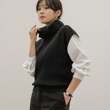 Load image into Gallery viewer, Knit Turtleneck Vest