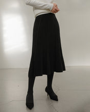 Load image into Gallery viewer, Flowy Knit Skirt