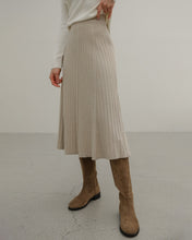 Load image into Gallery viewer, Flowy Knit Skirt
