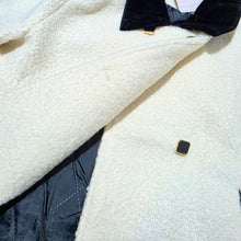 Load image into Gallery viewer, Velvet Collar Blazer