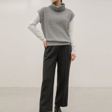 Load image into Gallery viewer, Knit Turtleneck Vest
