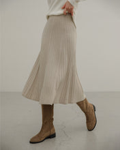 Load image into Gallery viewer, Flowy Knit Skirt