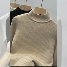 Load and play video in Gallery viewer, Ribbed Cashmere Longsleeves - Mockneck