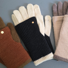 Load image into Gallery viewer, Two-tone Knit Gloves
