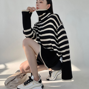 Loose Striped Turtleneck