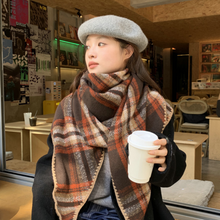 Load image into Gallery viewer, Triangle Plaid Scarf
