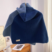 Load image into Gallery viewer, Two-tone Knitted Scarf
