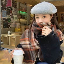 Load image into Gallery viewer, Triangle Plaid Scarf
