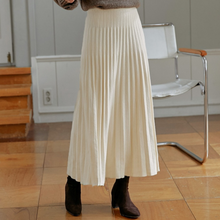 Load image into Gallery viewer, Pleated Knit Skirt
