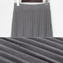 Load image into Gallery viewer, Pleated Knit Skirt
