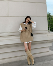 Load image into Gallery viewer, Oversized Knit Vest
