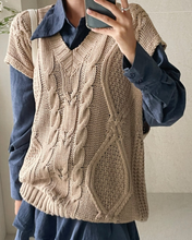 Load image into Gallery viewer, Oversized Knit Vest
