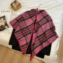 Load image into Gallery viewer, Triangle Plaid Scarf
