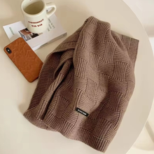 Load image into Gallery viewer, Long Knitted Scarf - Weave Pattern
