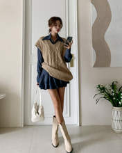 Load image into Gallery viewer, Oversized Knit Vest
