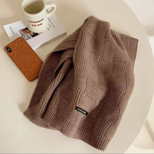 Load image into Gallery viewer, Long Knitted Scarf - Weave Pattern
