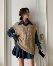 Load image into Gallery viewer, Oversized Knit Vest
