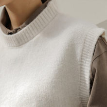 Load image into Gallery viewer, Knit Vest - Roundneck
