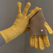 Load image into Gallery viewer, Two-tone Knit Gloves
