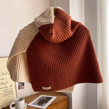 Load image into Gallery viewer, Two-tone Knitted Scarf
