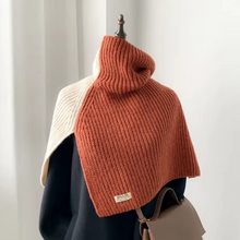 Load image into Gallery viewer, Two-tone Knitted Scarf
