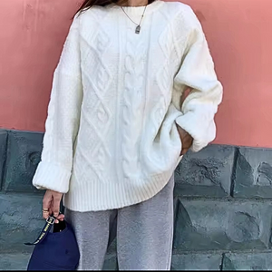 Roundneck Cable Knit Sweater