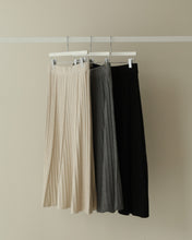 Load image into Gallery viewer, Flowy Knit Skirt
