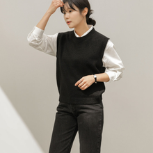 Load image into Gallery viewer, Knit Vest - Roundneck

