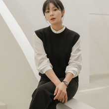 Load image into Gallery viewer, Knit Vest - Roundneck
