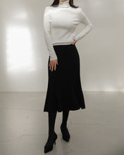 Load image into Gallery viewer, Flowy Knit Skirt

